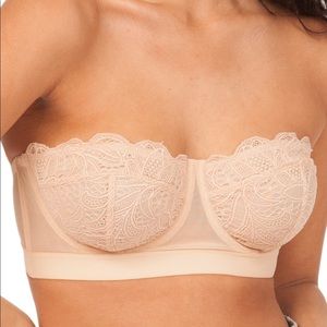 Lively Lace Strapless Bra